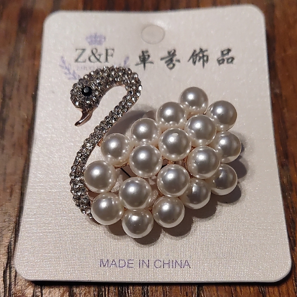 White and Silver Swan Brooch with Pearlescent Beads